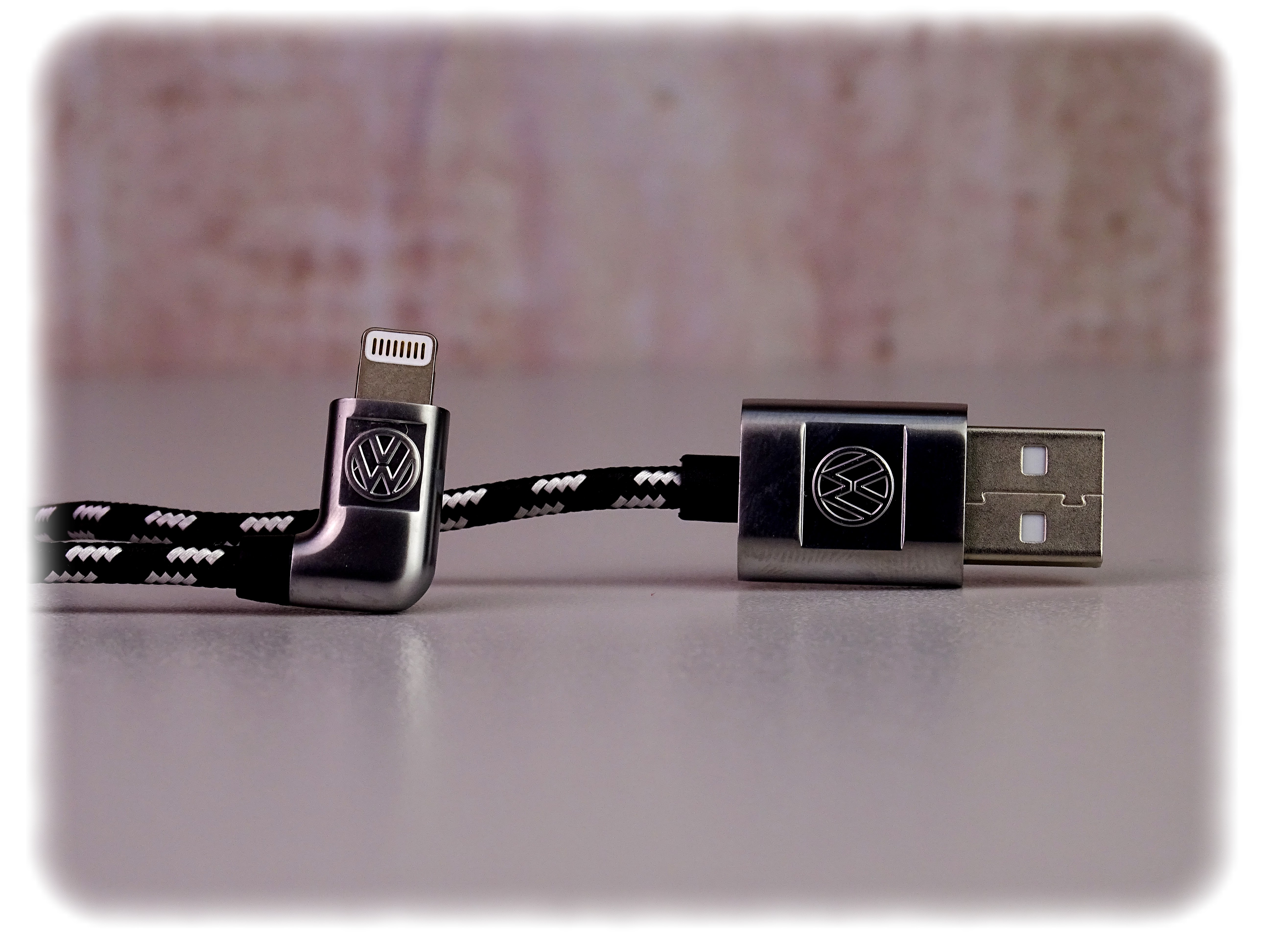 SteinGruppe - Volkswagen USB-A auf Apple Lightning Anschlusskabel - Zubehör - 000051446S